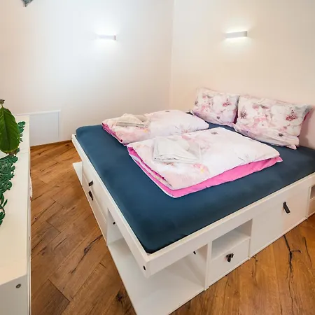 White Der Sportschule Badura Lipsko